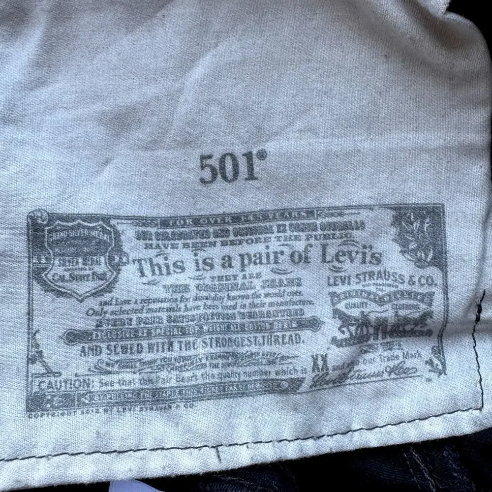 Levi's 501 Straight Leg Men's Jeans with Button Fly - Picture 10 of 10